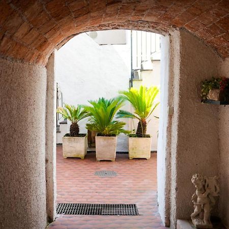 Monolocale A 50 Metri Dal Mare Apartment Celle Ligure Luaran gambar