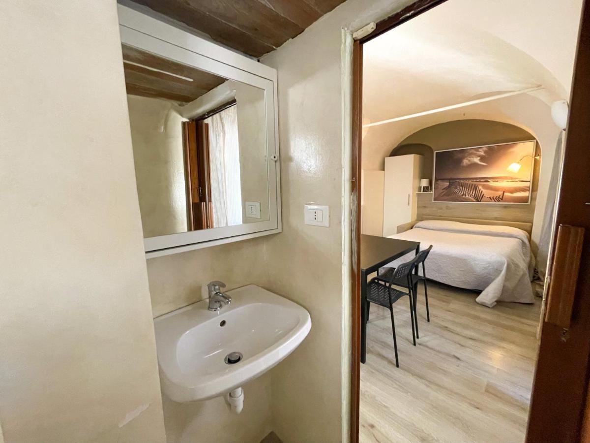 Monolocale A 50 Metri Dal Mare Apartment Celle Ligure Luaran gambar