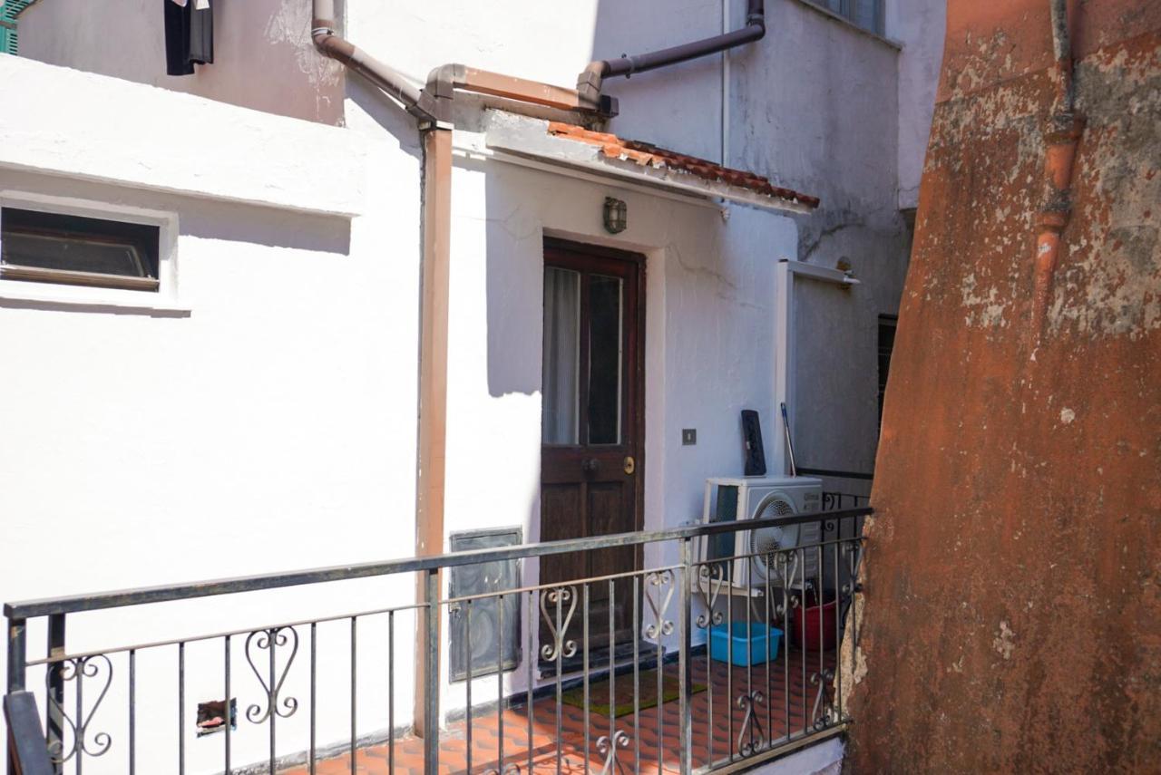 Monolocale A 50 Metri Dal Mare Apartment Celle Ligure Luaran gambar